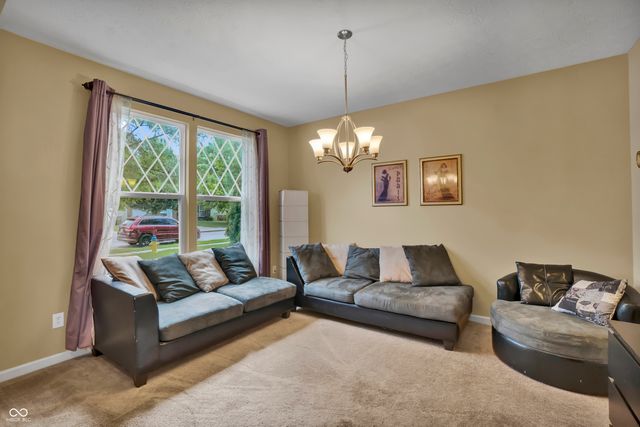 1975 Lakecrest Drive, Columbus, IN 47201
