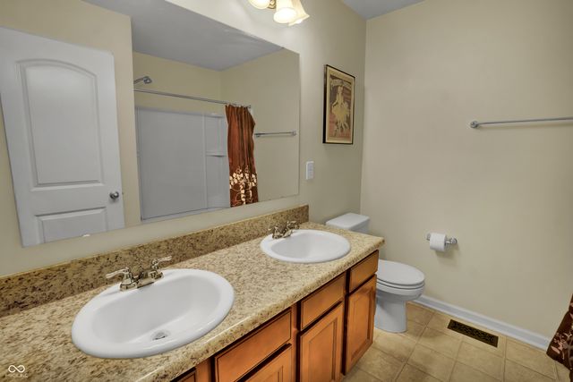 1975 Lakecrest Drive, Columbus, IN 47201