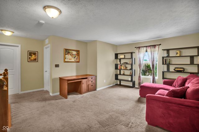 1975 Lakecrest Drive, Columbus, IN 47201