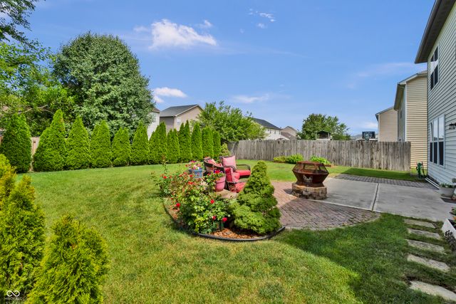 1975 Lakecrest Drive, Columbus, IN 47201