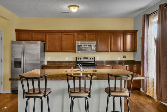 1975 Lakecrest Drive, Columbus, IN 47201