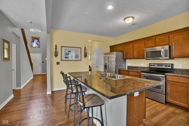 1975 Lakecrest Drive, Columbus, IN 47201