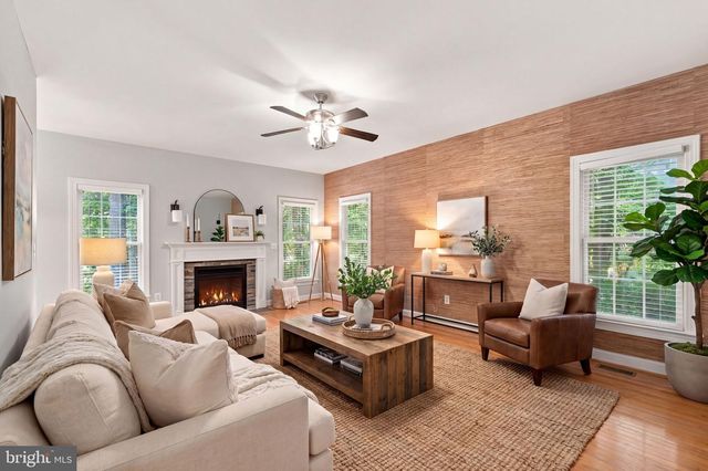 7908 S WOODS DR, Fredericksburg, VA 22408