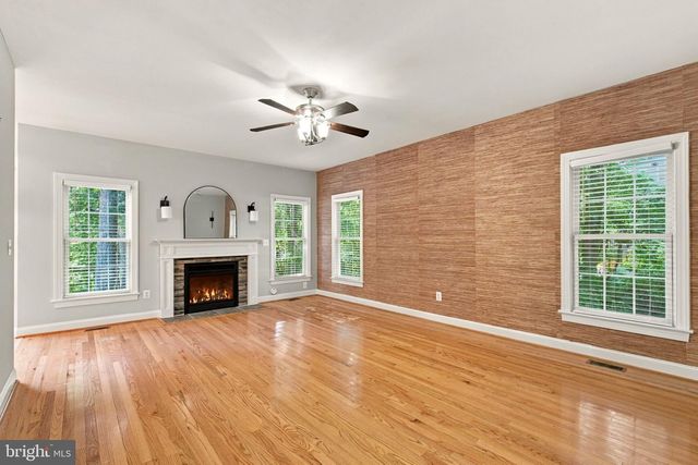7908 S WOODS DR, Fredericksburg, VA 22408