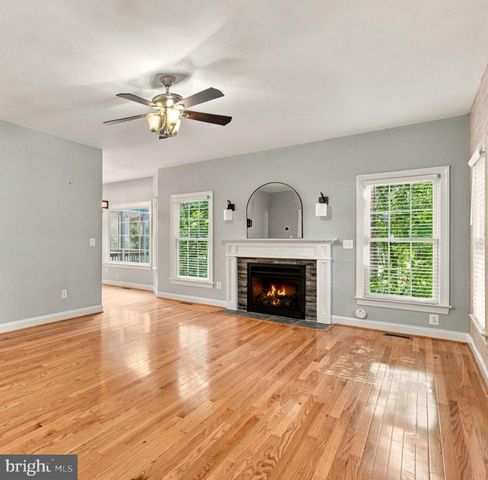 7908 S WOODS DR, Fredericksburg, VA 22408