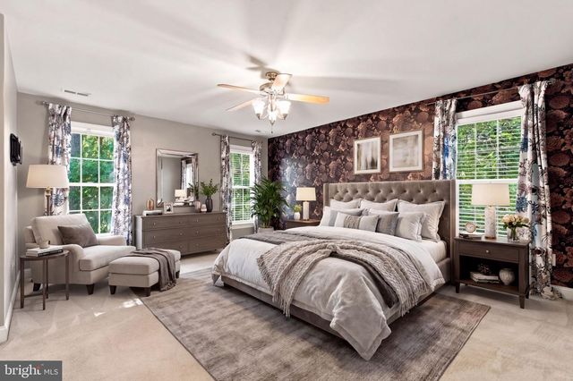 7908 S WOODS DR, Fredericksburg, VA 22408