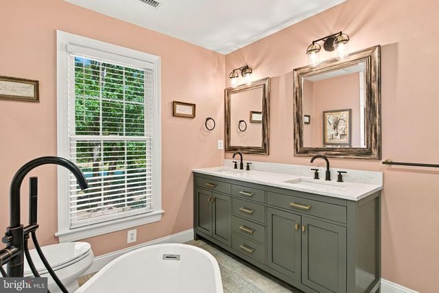 7908 S WOODS DR, Fredericksburg, VA 22408