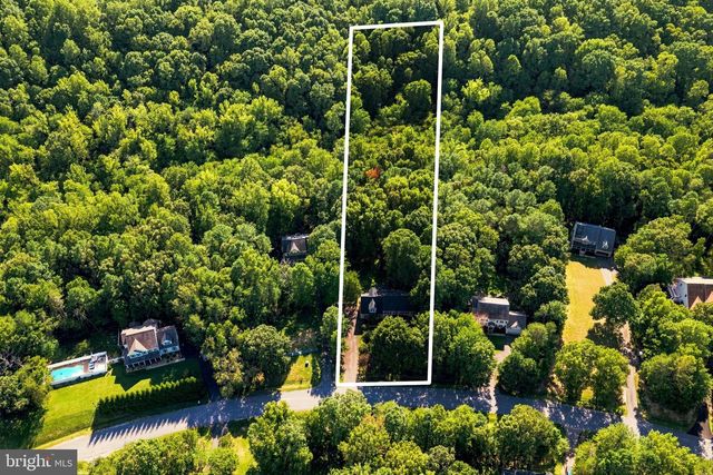 7908 S WOODS DR, Fredericksburg, VA 22408