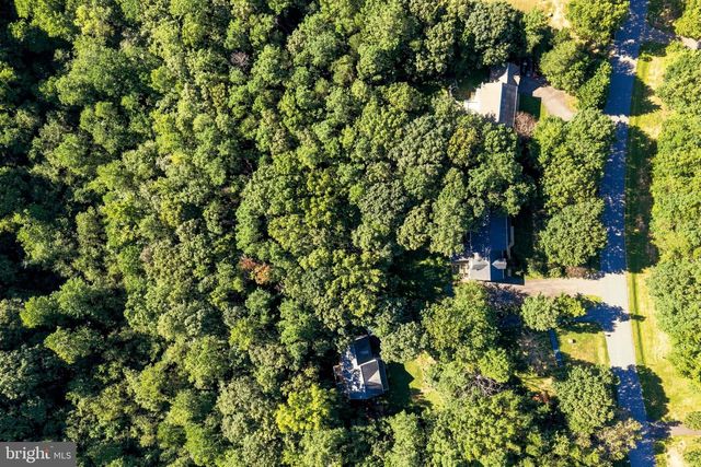 7908 S WOODS DR, Fredericksburg, VA 22408