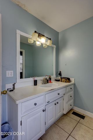 825 Colonial Drive, Webb City, MO 64870