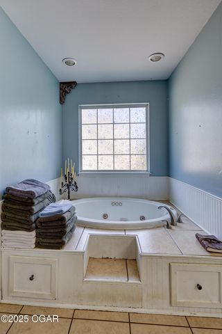 825 Colonial Drive, Webb City, MO 64870