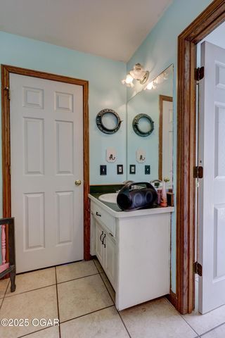 825 Colonial Drive, Webb City, MO 64870