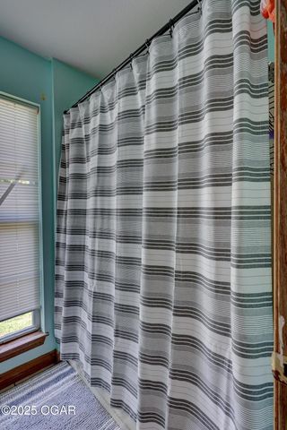 825 Colonial Drive, Webb City, MO 64870