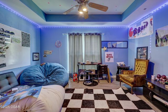 825 Colonial Drive, Webb City, MO 64870