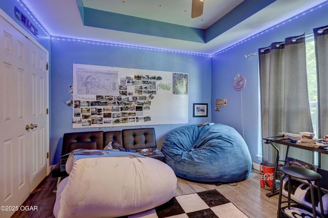 825 Colonial Drive, Webb City, MO 64870