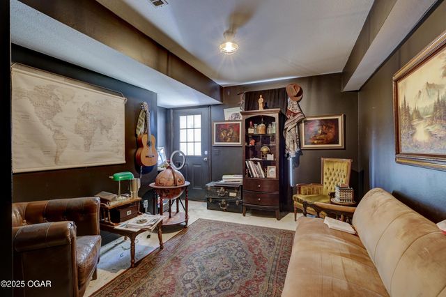 825 Colonial Drive, Webb City, MO 64870