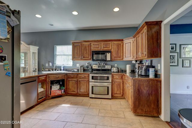 825 Colonial Drive, Webb City, MO 64870