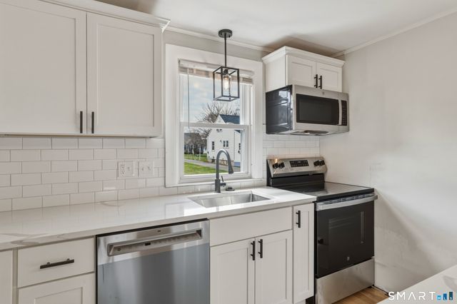 140 Camp Avenue, Newington, CT 06111