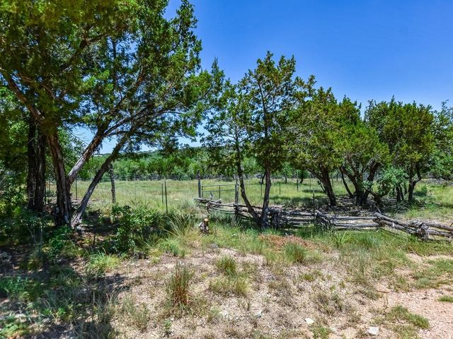 254 MIDDLETON RD, Spicewood, TX 78669