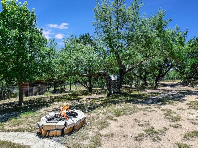 254 MIDDLETON RD, Spicewood, TX 78669