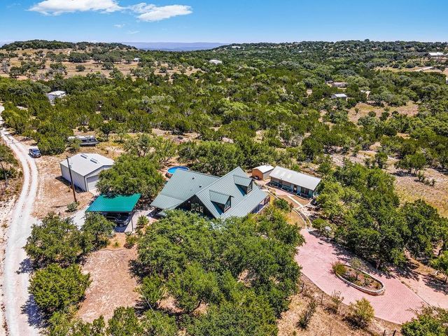 254 MIDDLETON RD, Spicewood, TX 78669