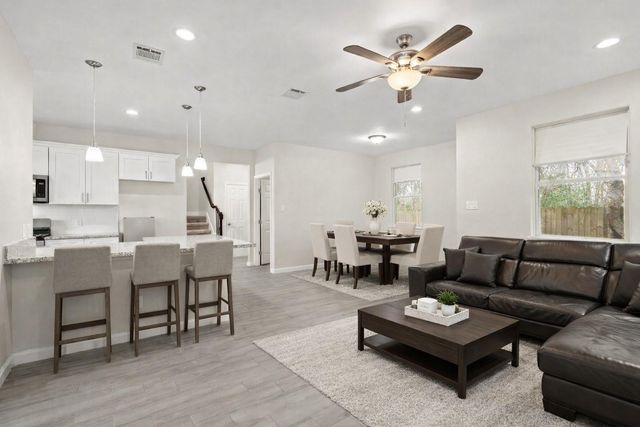 4943 Leamathew Street, Houston, TX 77045