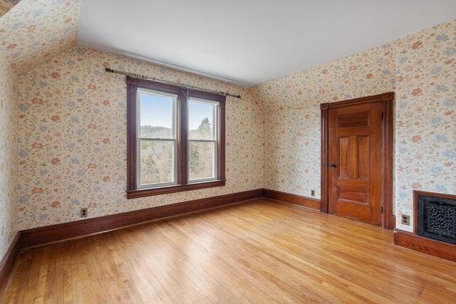 49 Lincoln Ave, Orange, MA 01364