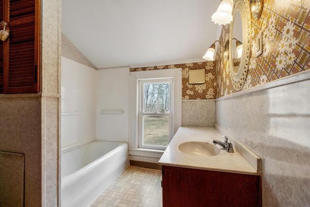 49 Lincoln Ave, Orange, MA 01364