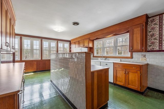 49 Lincoln Ave, Orange, MA 01364