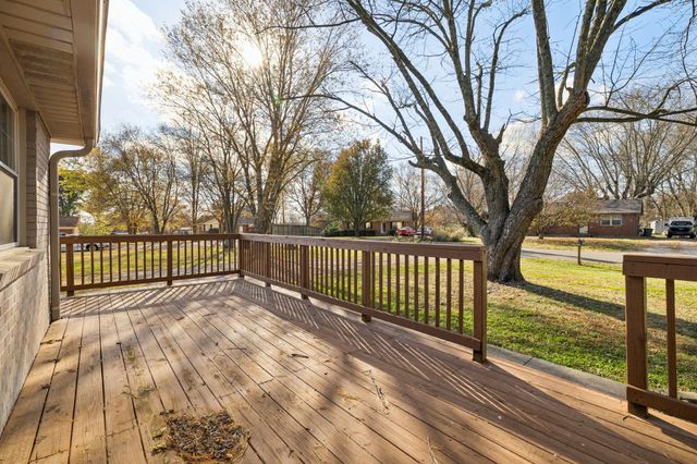 202 Austin Drive, Portland, TN 37148