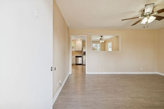 202 Austin Drive, Portland, TN 37148