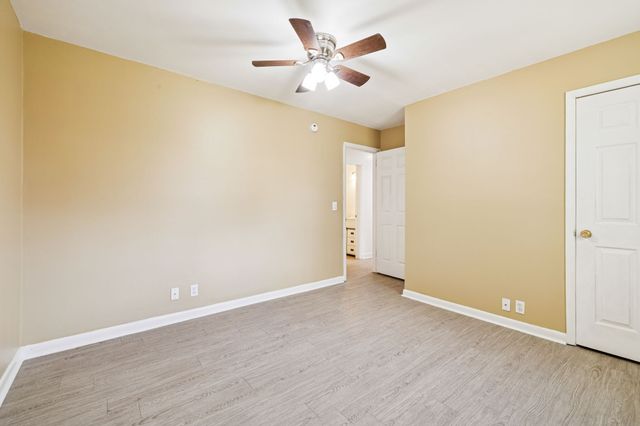 202 Austin Drive, Portland, TN 37148