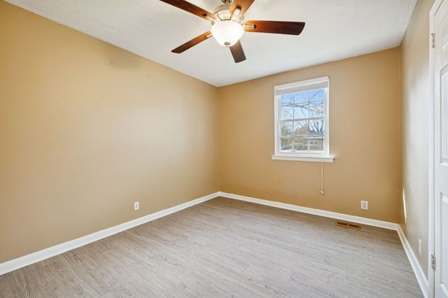 202 Austin Drive, Portland, TN 37148