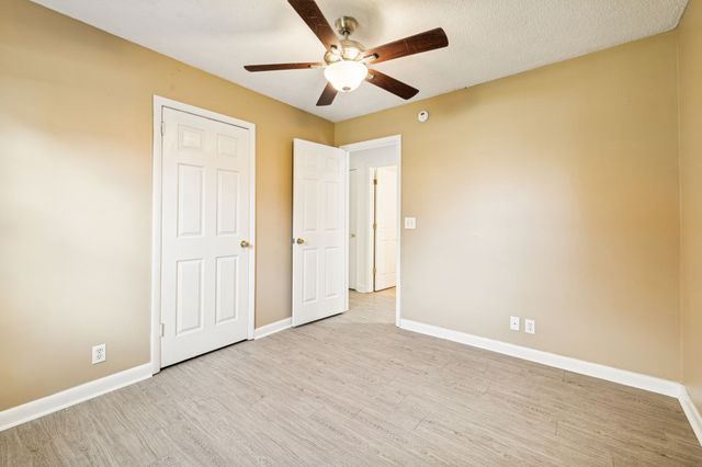 202 Austin Drive, Portland, TN 37148