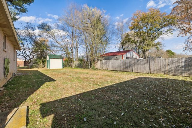 202 Austin Drive, Portland, TN 37148