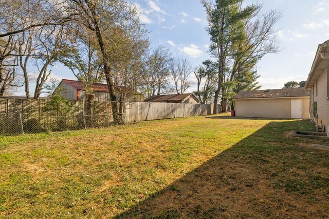 202 Austin Drive, Portland, TN 37148