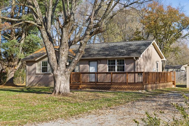 202 Austin Drive, Portland, TN 37148