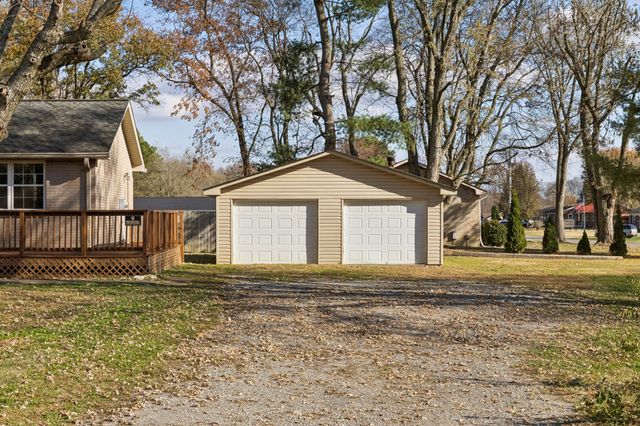 202 Austin Drive, Portland, TN 37148