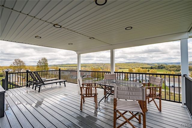 5547 Rolling Meadows, Camillus, NY 13031