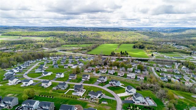 5547 Rolling Meadows, Camillus, NY 13031