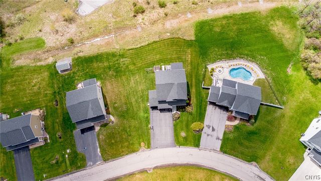 5547 Rolling Meadows, Camillus, NY 13031