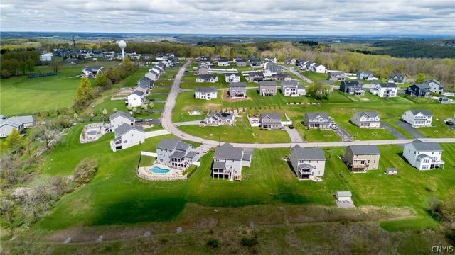 5547 Rolling Meadows, Camillus, NY 13031