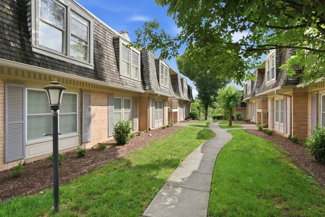 3000 Hillsboro Pike Apt 71, Nashville, TN 37215