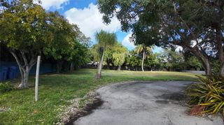 935 NE 34th Ct, Oakland Park, FL 33334