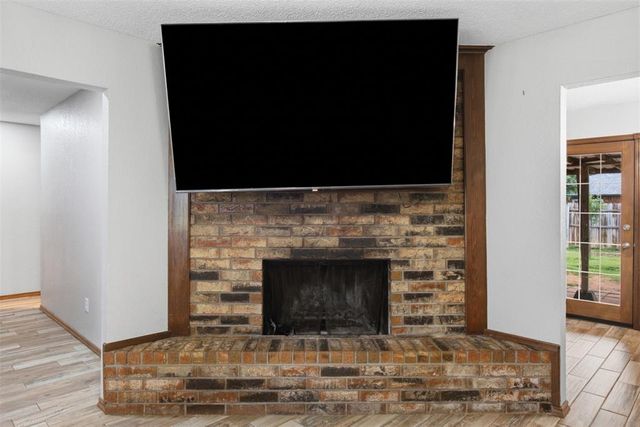 221 W Strasburg Way, Mustang, OK 73064