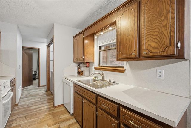 221 W Strasburg Way, Mustang, OK 73064