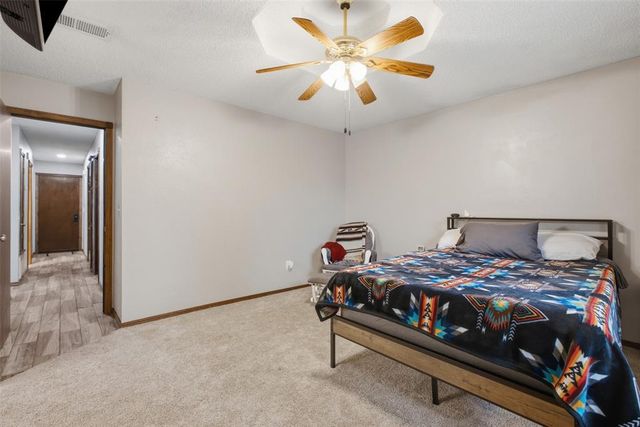 221 W Strasburg Way, Mustang, OK 73064