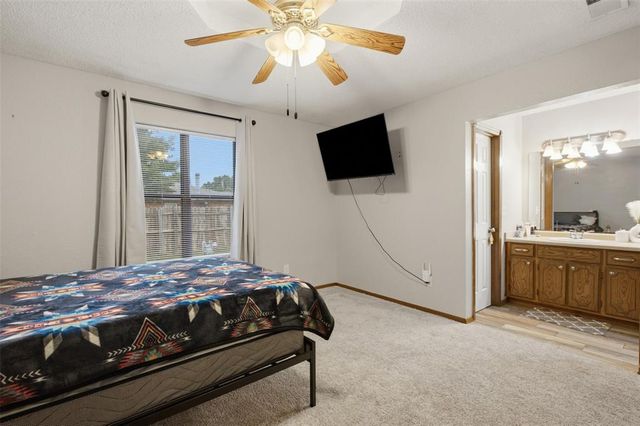 221 W Strasburg Way, Mustang, OK 73064