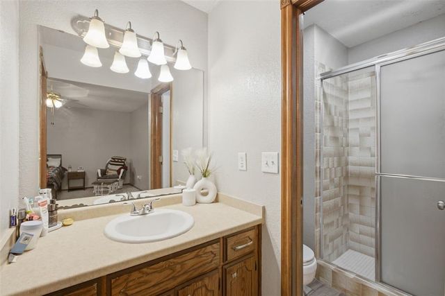 221 W Strasburg Way, Mustang, OK 73064