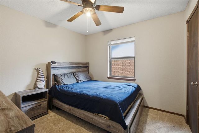 221 W Strasburg Way, Mustang, OK 73064